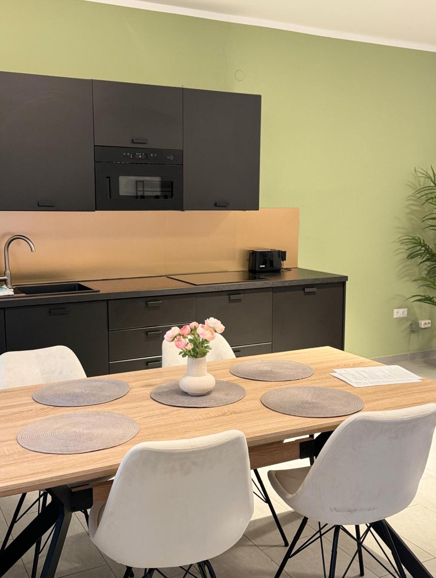Moderne In Ruhiger Umgebung Nahe Messe Apartamento Berlim